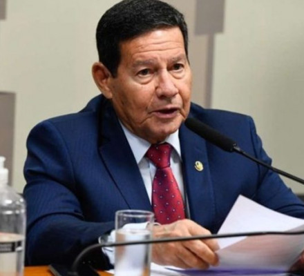 Senador Hamilton Mourão sai em defesa de Braga Netto