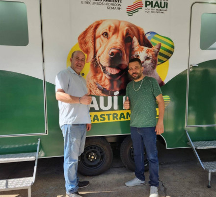 Leonardo Fialho e Thiago Costa prestigiam evento do Piauí Pet Castromóvel