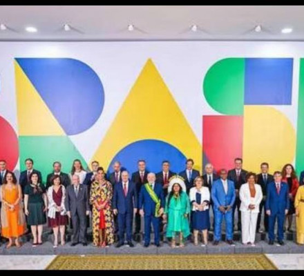 Lula convoca os 37 ministros para primeira reunião no Planalto