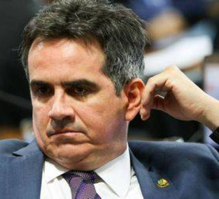 Ciro Nogueira contraria bolsonaristas e vota pela intervenção no DF